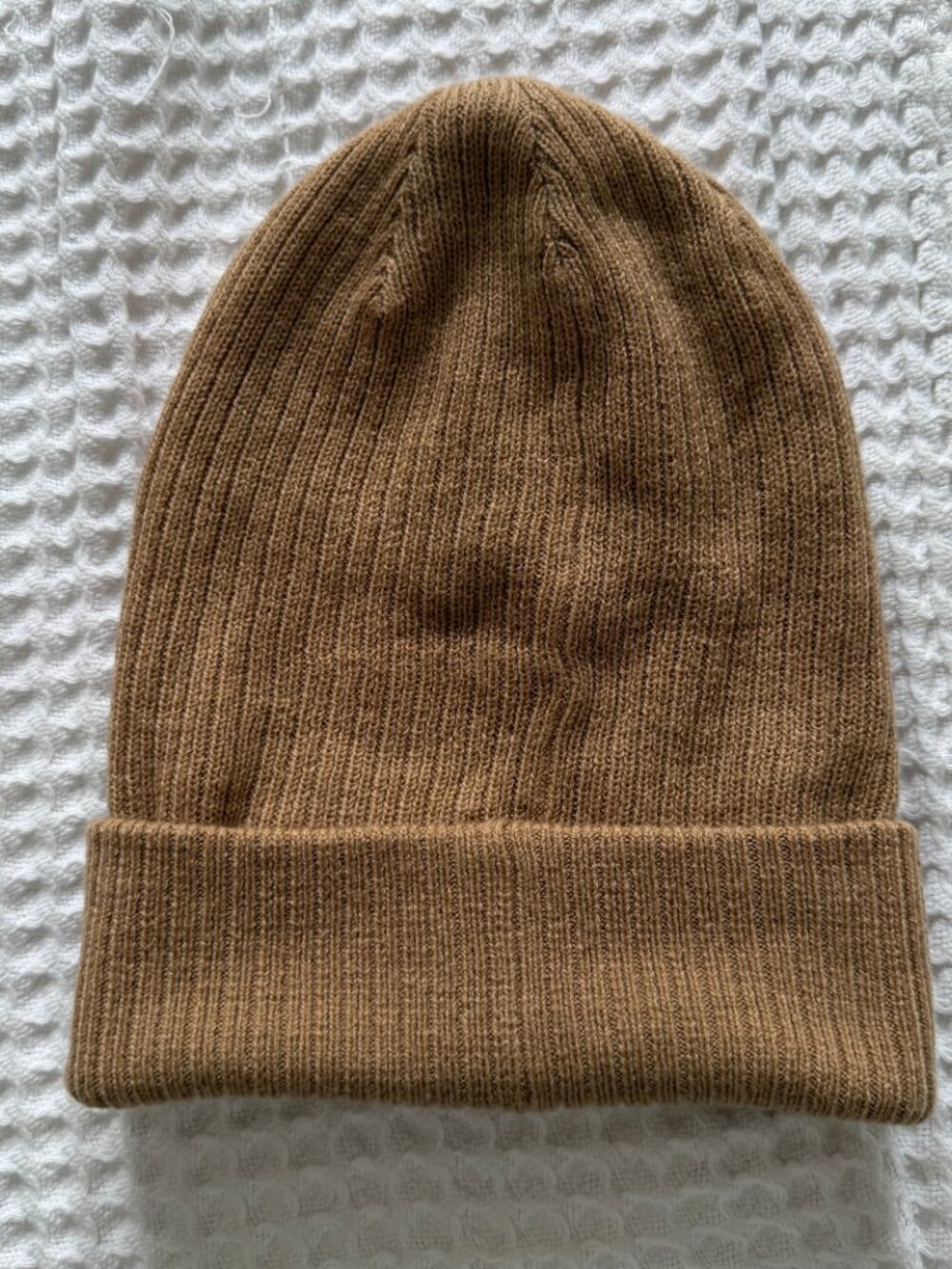 Aritzia Sunday Best Snowflake Ribbed Beanie - Picture 3 of 7